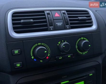 Красный Шкода Фабия, объемом двигателя 1.39 л и пробегом 181 тыс. км за 5200 $, фото 21 на Automoto.ua