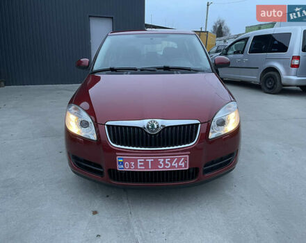 Красный Шкода Фабия, объемом двигателя 1.39 л и пробегом 181 тыс. км за 5200 $, фото 2 на Automoto.ua