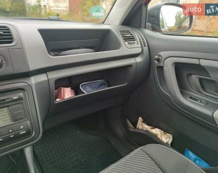 Красный Шкода Фабия, объемом двигателя 1.39 л и пробегом 185 тыс. км за 5450 $, фото 34 на Automoto.ua