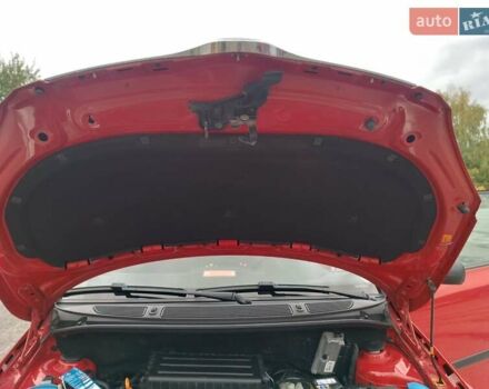 Красный Шкода Фабия, объемом двигателя 1.39 л и пробегом 185 тыс. км за 5450 $, фото 21 на Automoto.ua