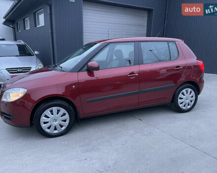 Красный Шкода Фабия, объемом двигателя 1.39 л и пробегом 181 тыс. км за 5200 $, фото 5 на Automoto.ua