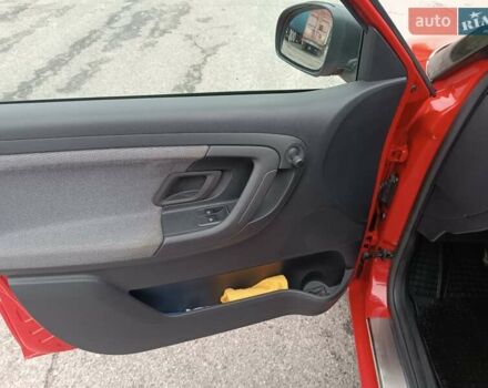 Красный Шкода Фабия, объемом двигателя 1.39 л и пробегом 185 тыс. км за 5450 $, фото 8 на Automoto.ua