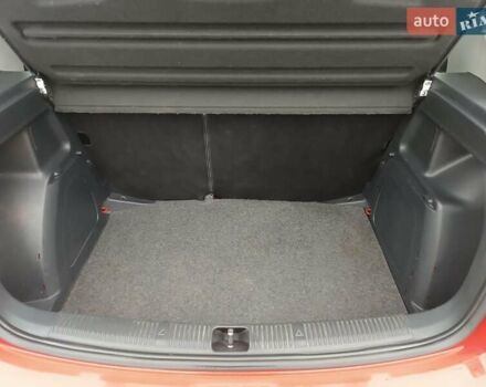 Красный Шкода Фабия, объемом двигателя 1.39 л и пробегом 185 тыс. км за 5450 $, фото 37 на Automoto.ua