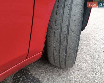 Красный Шкода Фабия, объемом двигателя 1.39 л и пробегом 185 тыс. км за 5450 $, фото 42 на Automoto.ua