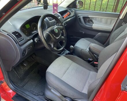 Червоний Шкода Фабія, об'ємом двигуна 1.2 л та пробігом 220 тис. км за 3999 $, фото 17 на Automoto.ua
