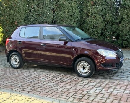 Красный Шкода Фабия, объемом двигателя 1.2 л и пробегом 143 тыс. км за 5500 $, фото 1 на Automoto.ua