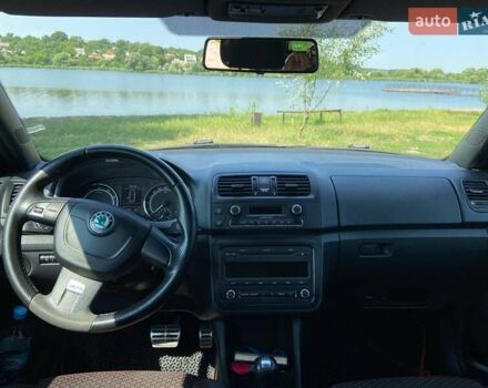 Червоний Шкода Фабія, об'ємом двигуна 1.39 л та пробігом 234 тис. км за 8700 $, фото 3 на Automoto.ua