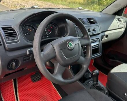Красный Шкода Фабия, объемом двигателя 1.6 л и пробегом 163 тыс. км за 5999 $, фото 19 на Automoto.ua