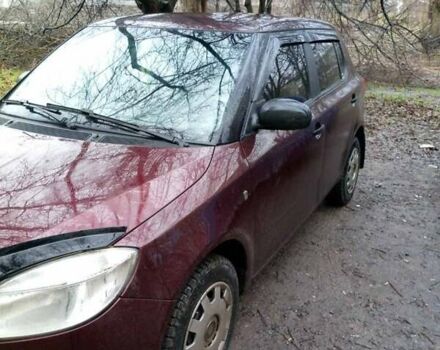 Красный Шкода Фабия, объемом двигателя 1.2 л и пробегом 180 тыс. км за 3800 $, фото 1 на Automoto.ua