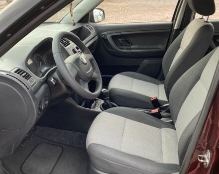 Червоний Шкода Фабія, об'ємом двигуна 1.2 л та пробігом 143 тис. км за 5500 $, фото 7 на Automoto.ua