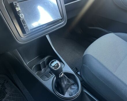 Красный Шкода Фабия, объемом двигателя 1.2 л и пробегом 143 тыс. км за 5500 $, фото 16 на Automoto.ua