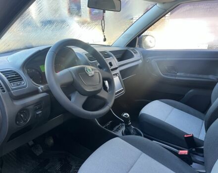 Красный Шкода Фабия, объемом двигателя 1.2 л и пробегом 143 тыс. км за 5500 $, фото 11 на Automoto.ua