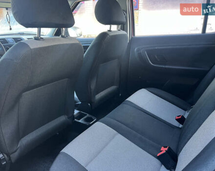 Червоний Шкода Фабія, об'ємом двигуна 1.2 л та пробігом 143 тис. км за 5500 $, фото 18 на Automoto.ua