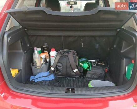 Красный Шкода Фабия, объемом двигателя 1.39 л и пробегом 176 тыс. км за 5600 $, фото 7 на Automoto.ua