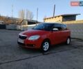 Красный Шкода Фабия, объемом двигателя 1.39 л и пробегом 176 тыс. км за 5600 $, фото 2 на Automoto.ua