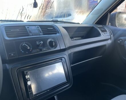 Красный Шкода Фабия, объемом двигателя 1.2 л и пробегом 143 тыс. км за 5500 $, фото 15 на Automoto.ua