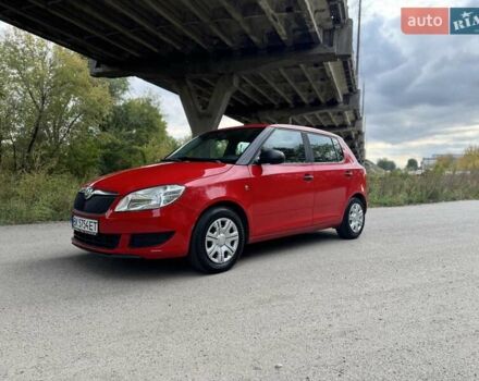 Шкода Фабия 2011 в Днепре (Днепропетровске) на Automoto.ua Красный Шкода Фабия, объемом двигателя 1.6 л и пробегом 199 тыс. км за 4999 $, фото 2 на Automoto.ua