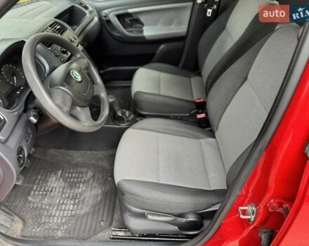 Шкода Фабия 2011 в Днепре (Днепропетровске) на Automoto.ua Красный Шкода Фабия, объемом двигателя 1.6 л и пробегом 199 тыс. км за 4999 $, фото 16 на Automoto.ua
