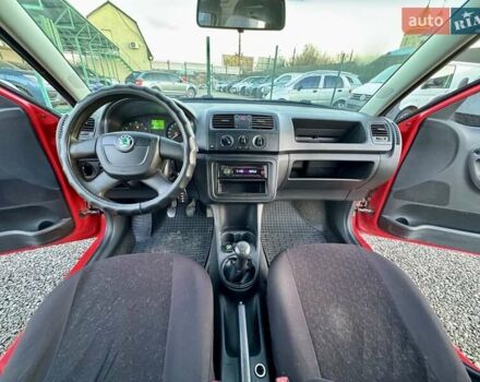 Червоний Шкода Фабія, об'ємом двигуна 1.2 л та пробігом 304 тис. км за 3999 $, фото 33 на Automoto.ua