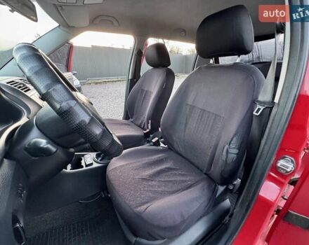 Червоний Шкода Фабія, об'ємом двигуна 1.2 л та пробігом 304 тис. км за 3999 $, фото 16 на Automoto.ua