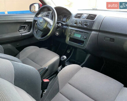 Красный Шкода Фабия, объемом двигателя 1.6 л и пробегом 220 тыс. км за 4600 $, фото 20 на Automoto.ua