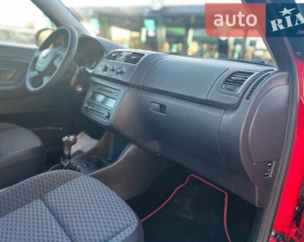 Красный Шкода Фабия, объемом двигателя 1.2 л и пробегом 210 тыс. км за 5700 $, фото 12 на Automoto.ua