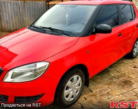 Красный Шкода Фабия, объемом двигателя 1.2 л и пробегом 190 тыс. км за 5800 $, фото 3 на Automoto.ua