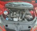 Красный Шкода Фабия, объемом двигателя 1.2 л и пробегом 170 тыс. км за 5600 $, фото 4 на Automoto.ua