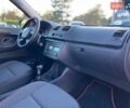 Красный Шкода Фабия, объемом двигателя 1.2 л и пробегом 211 тыс. км за 5400 $, фото 7 на Automoto.ua