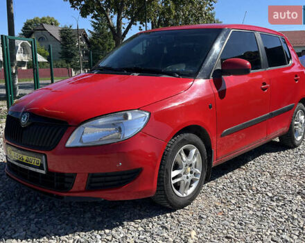 Красный Шкода Фабия, объемом двигателя 1.2 л и пробегом 200 тыс. км за 6200 $, фото 2 на Automoto.ua