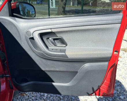 Красный Шкода Фабия, объемом двигателя 1.2 л и пробегом 200 тыс. км за 6200 $, фото 23 на Automoto.ua