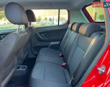 Красный Шкода Фабия, объемом двигателя 1.2 л и пробегом 211 тыс. км за 5400 $, фото 11 на Automoto.ua