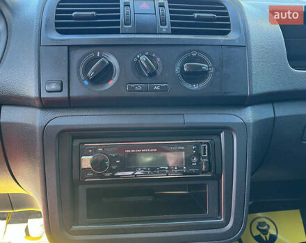 Красный Шкода Фабия, объемом двигателя 1.2 л и пробегом 200 тыс. км за 6200 $, фото 14 на Automoto.ua