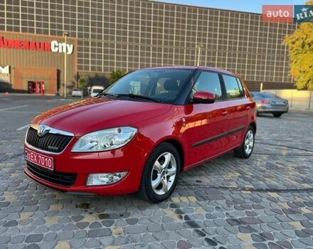 Красный Шкода Фабия, объемом двигателя 1.2 л и пробегом 211 тыс. км за 5400 $, фото 9 на Automoto.ua