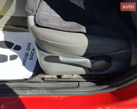Красный Шкода Фабия, объемом двигателя 1.2 л и пробегом 200 тыс. км за 6200 $, фото 12 на Automoto.ua