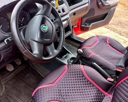 Красный Шкода Фабия, объемом двигателя 1.2 л и пробегом 190 тыс. км за 5800 $, фото 1 на Automoto.ua