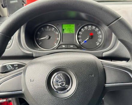 Красный Шкода Фабия, объемом двигателя 1.39 л и пробегом 219 тыс. км за 6300 $, фото 9 на Automoto.ua