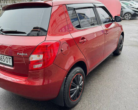 Красный Шкода Фабия, объемом двигателя 1.39 л и пробегом 219 тыс. км за 6300 $, фото 1 на Automoto.ua