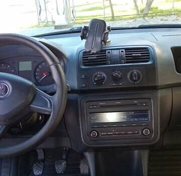 Червоний Шкода Фабія, об'ємом двигуна 1.4 л та пробігом 195 тис. км за 6100 $, фото 7 на Automoto.ua