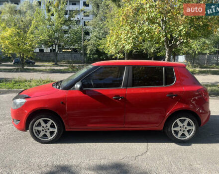 Красный Шкода Фабия, объемом двигателя 1.2 л и пробегом 280 тыс. км за 4150 $, фото 2 на Automoto.ua