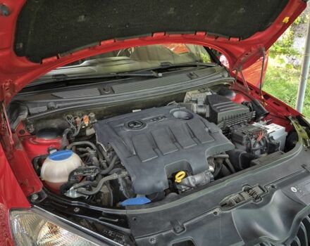 Красный Шкода Фабия, объемом двигателя 1.6 л и пробегом 158 тыс. км за 7000 $, фото 7 на Automoto.ua