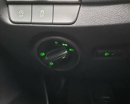 Красный Шкода Фабия, объемом двигателя 1.2 л и пробегом 107 тыс. км за 7490 $, фото 13 на Automoto.ua