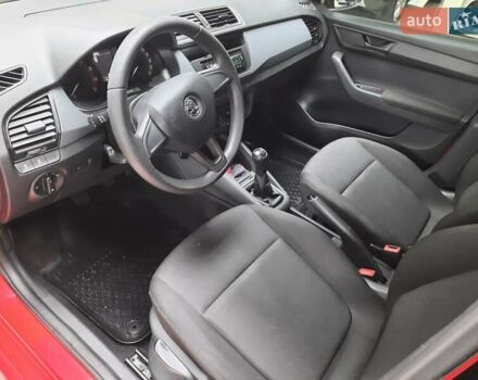 Красный Шкода Фабия, объемом двигателя 1.2 л и пробегом 107 тыс. км за 7490 $, фото 8 на Automoto.ua