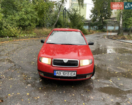 Красный Шкода Фабия, объемом двигателя 1.2 л и пробегом 300 тыс. км за 2100 $, фото 1 на Automoto.ua