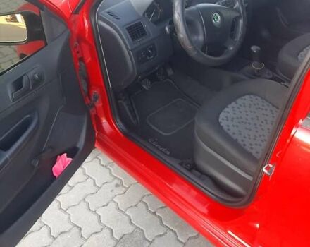 Красный Шкода Фабия, объемом двигателя 1.2 л и пробегом 177 тыс. км за 4250 $, фото 11 на Automoto.ua