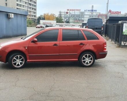 Красный Шкода Фабия, объемом двигателя 1.4 л и пробегом 214 тыс. км за 3900 $, фото 3 на Automoto.ua