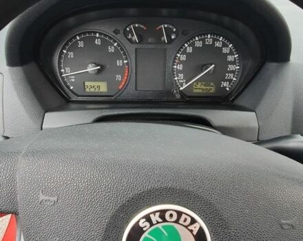 Красный Шкода Фабия, объемом двигателя 1.4 л и пробегом 214 тыс. км за 3900 $, фото 6 на Automoto.ua