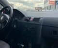 Красный Шкода Фабия, объемом двигателя 1.4 л и пробегом 282 тыс. км за 4890 $, фото 13 на Automoto.ua