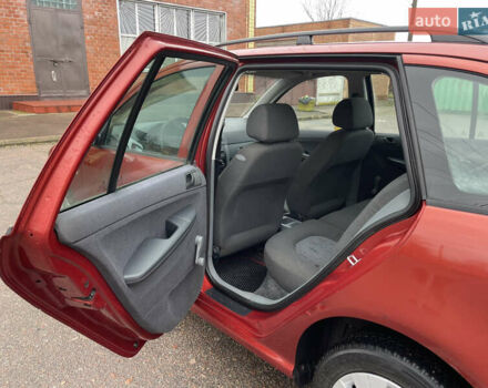 Красный Шкода Фабия, объемом двигателя 1.2 л и пробегом 217 тыс. км за 3550 $, фото 43 на Automoto.ua