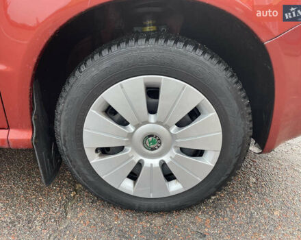 Красный Шкода Фабия, объемом двигателя 1.2 л и пробегом 217 тыс. км за 3550 $, фото 16 на Automoto.ua